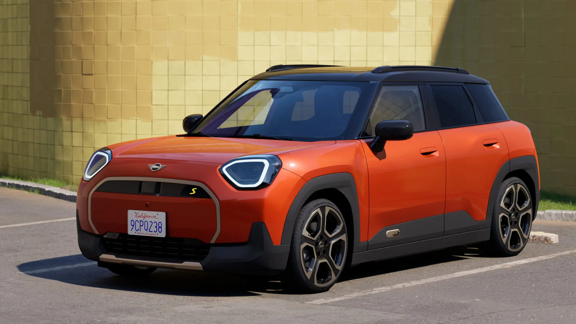 MINI Spring and Summer -  MINI Aceman right side view