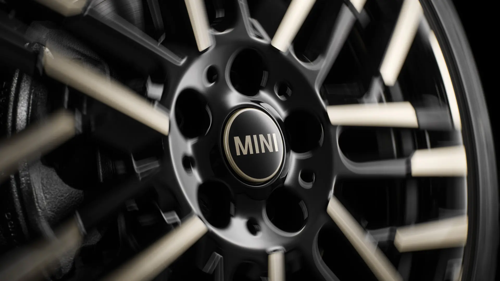 The MINI floating hub cap that doesn’t turn with the wheel, so the MINI logo remains horizontal while driving.