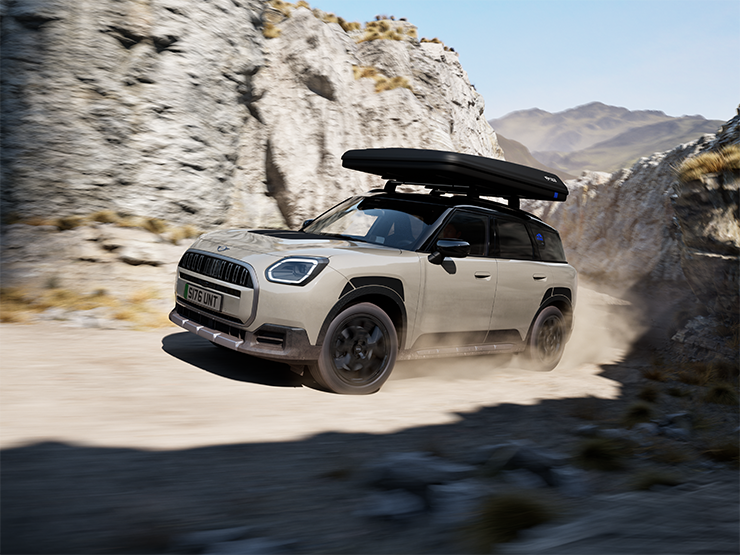 Front Image of the MINI Countryman Untamed Edition driving.